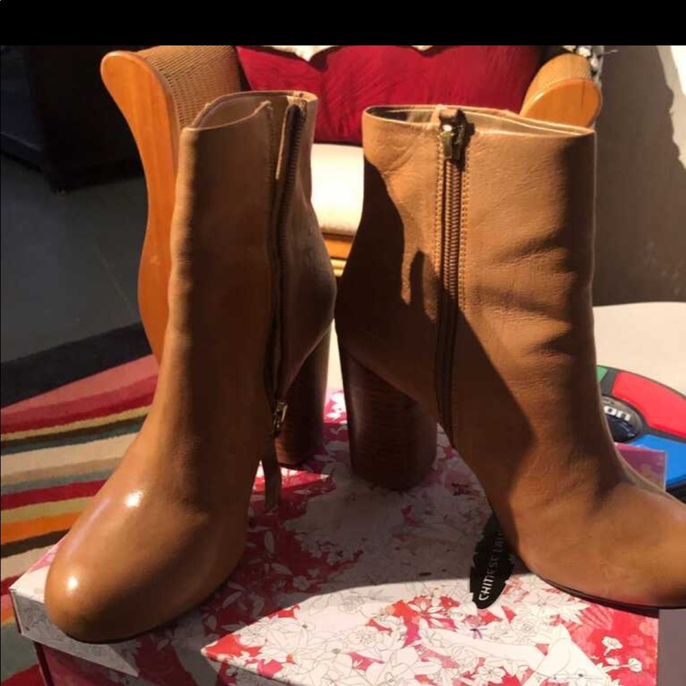 Brown leather Chinese laundry size 10 boots